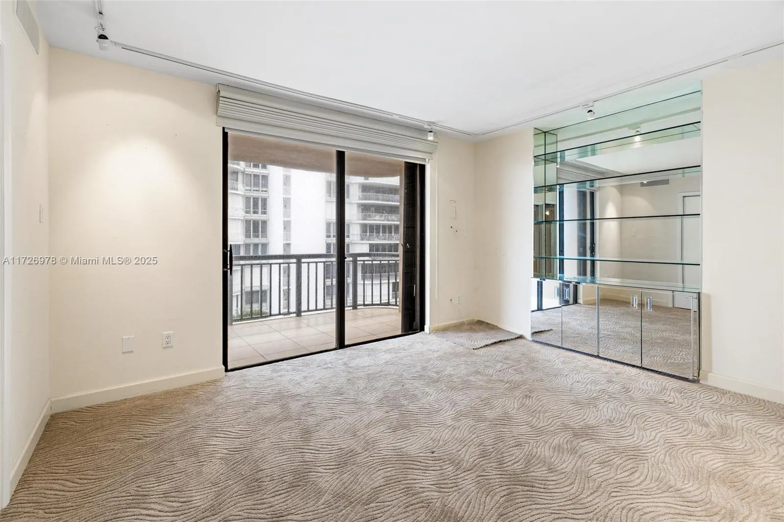10175 Collins Ave #502