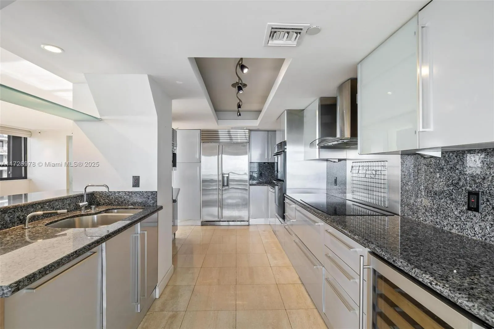 10175 Collins Ave #502