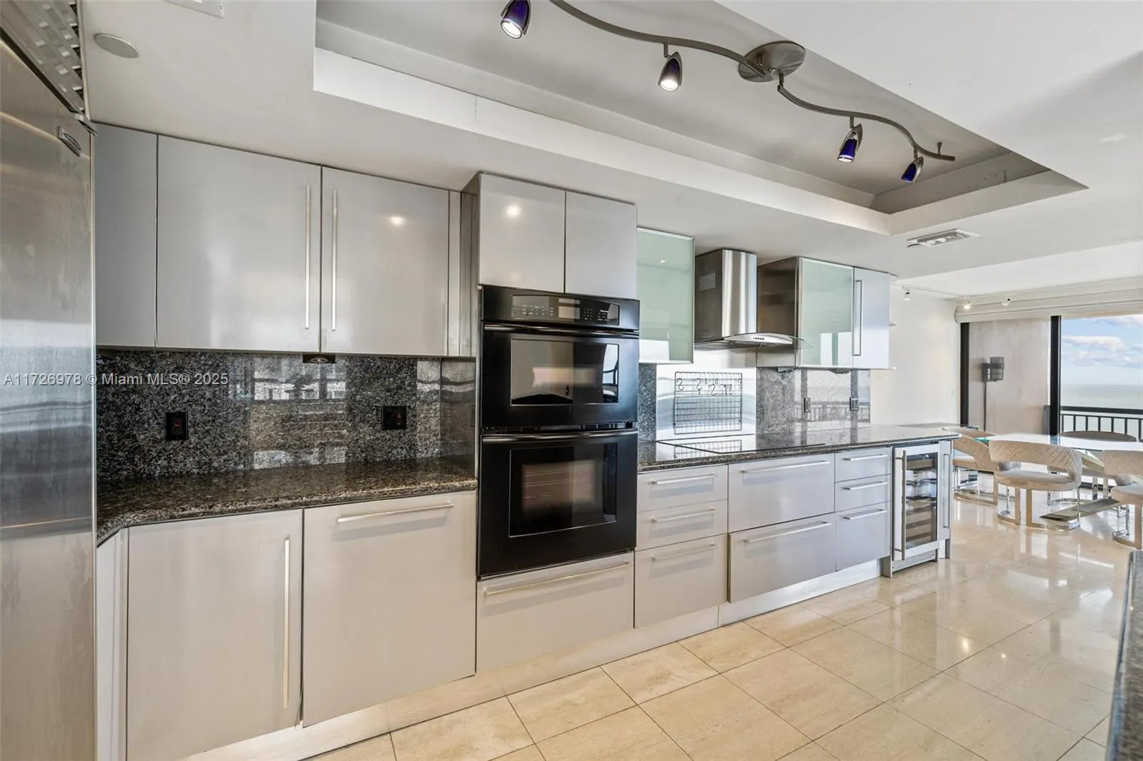 10175 Collins Ave #502