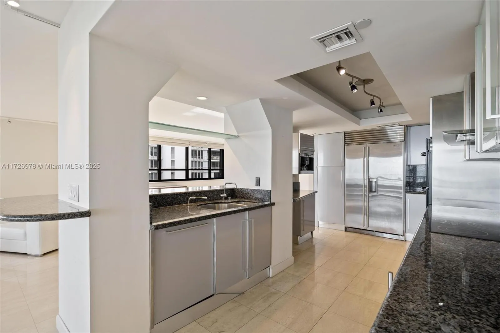 10175 Collins Ave #502