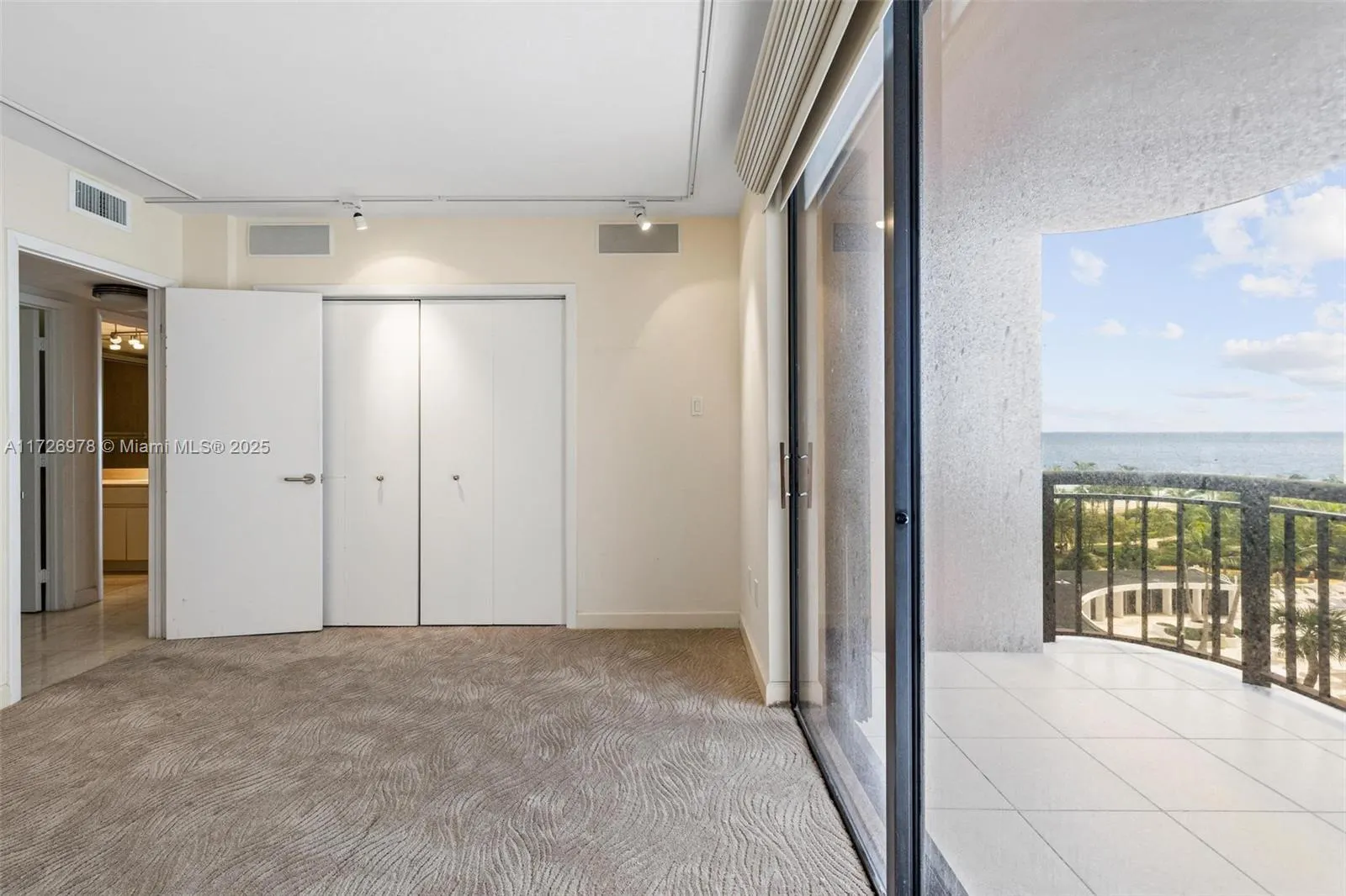10175 Collins Ave #502