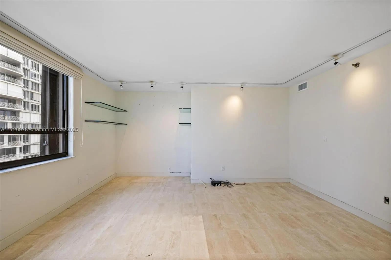 10175 Collins Ave #502