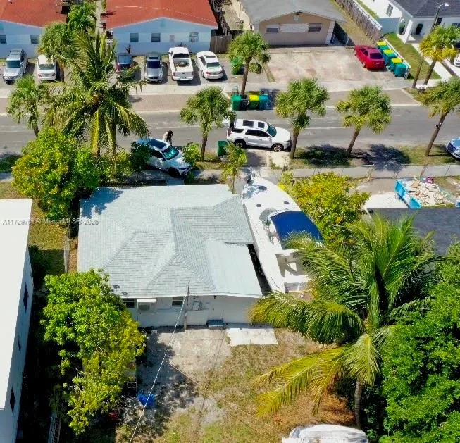 713 SW 7th St