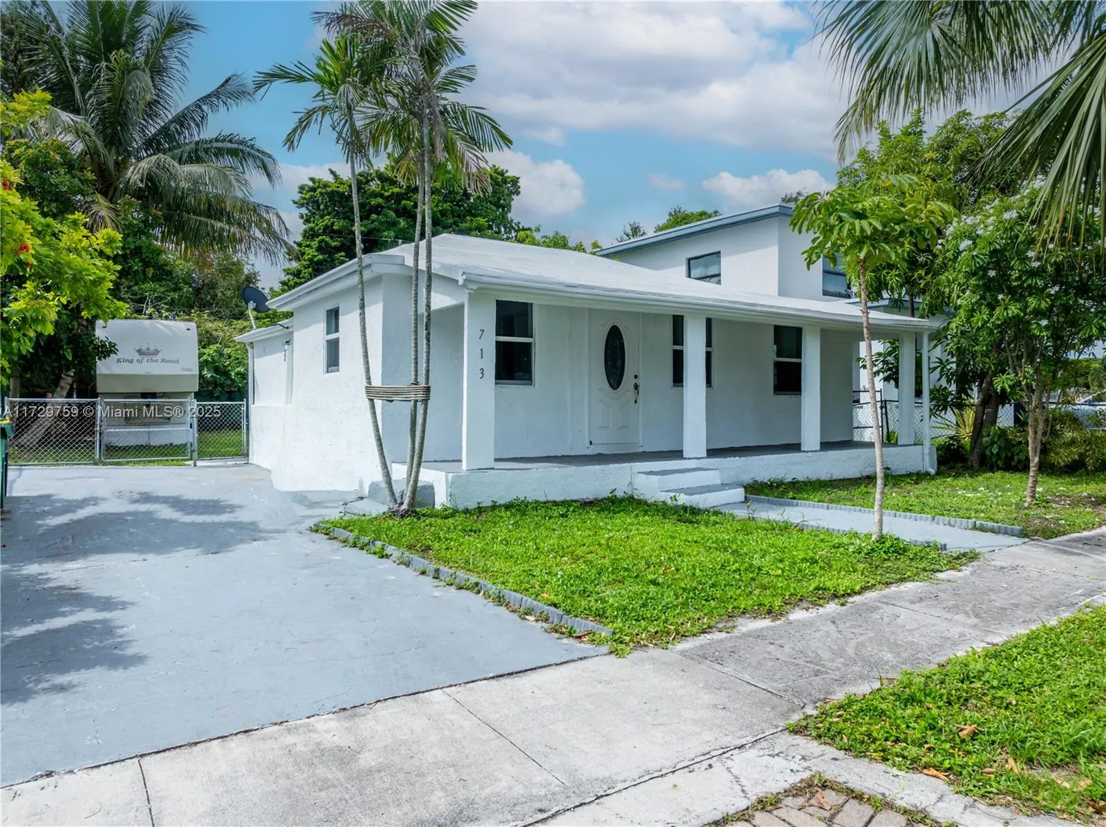 713 SW 7th St