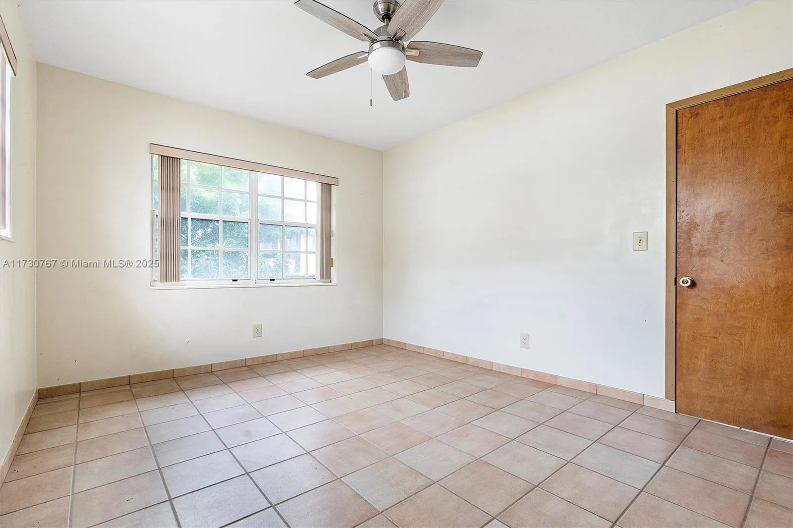 9573 Carlyle Ave