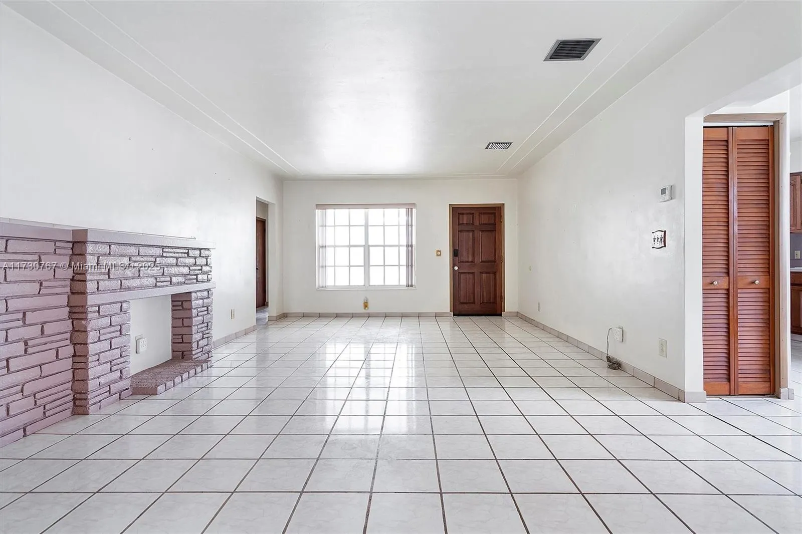 9573 Carlyle Ave