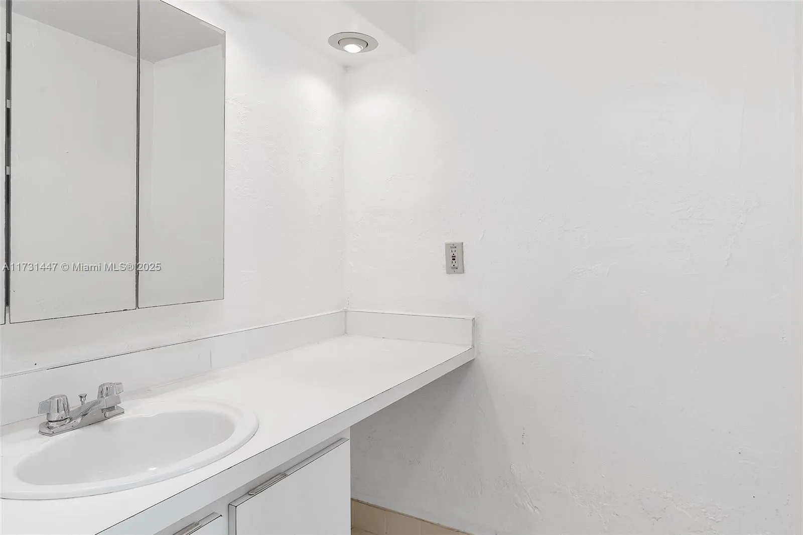 6884 N Kendall Dr, #C404