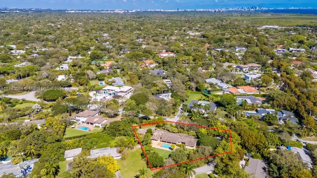 6000 Chapman Field Dr