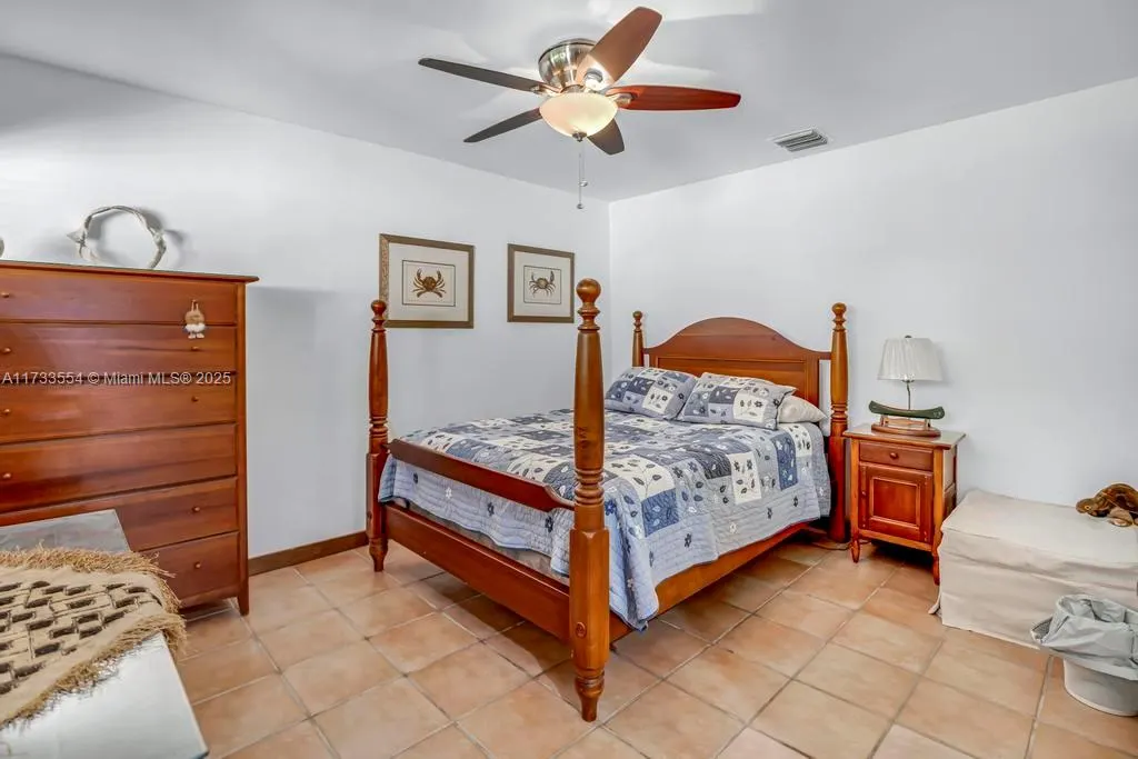 6000 Chapman Field Dr