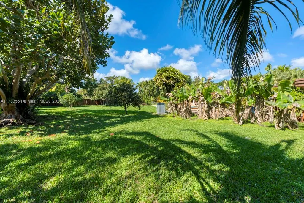 6000 Chapman Field Dr