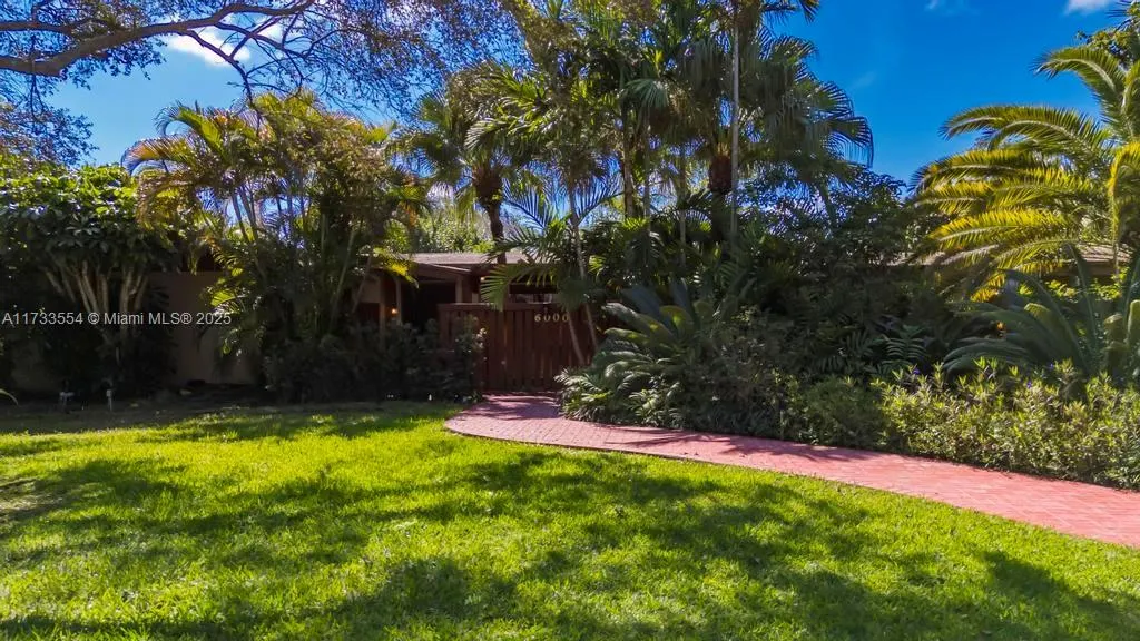 6000 Chapman Field Dr