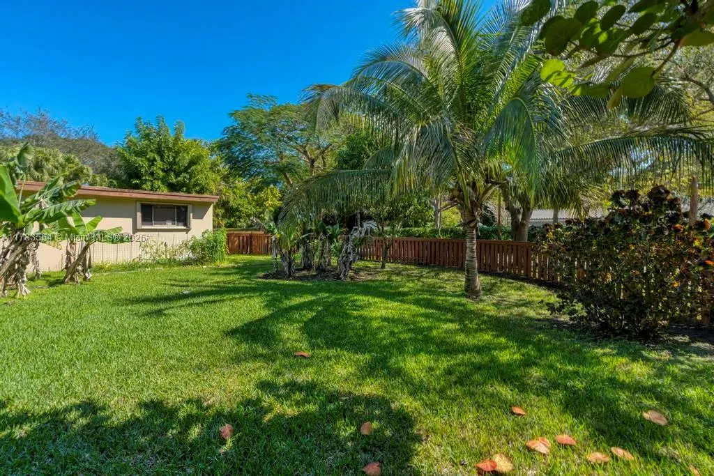 6000 Chapman Field Dr