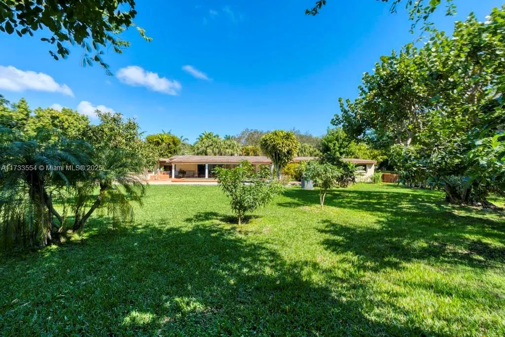 6000 Chapman Field Dr