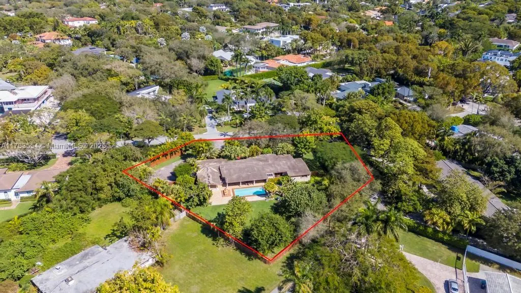 6000 Chapman Field Dr