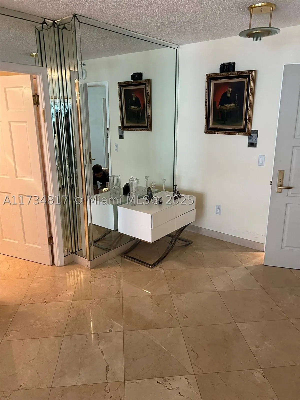 9801 Collins Ave #17J