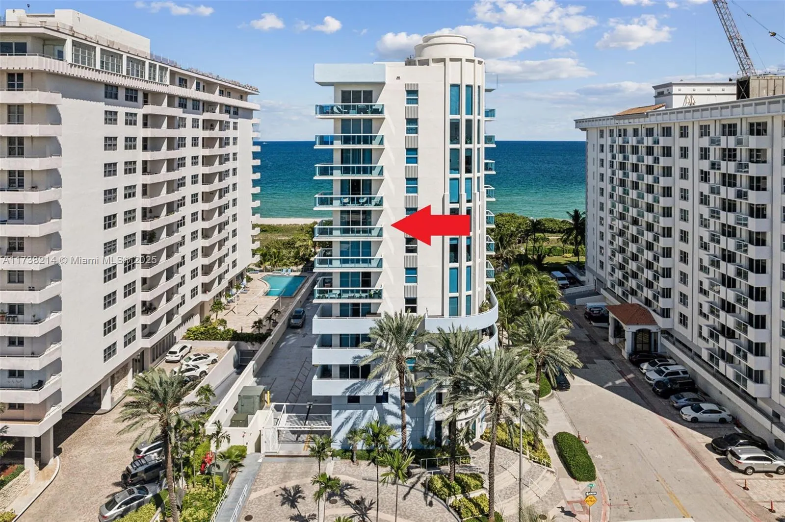 9201 Collins Ave, #821