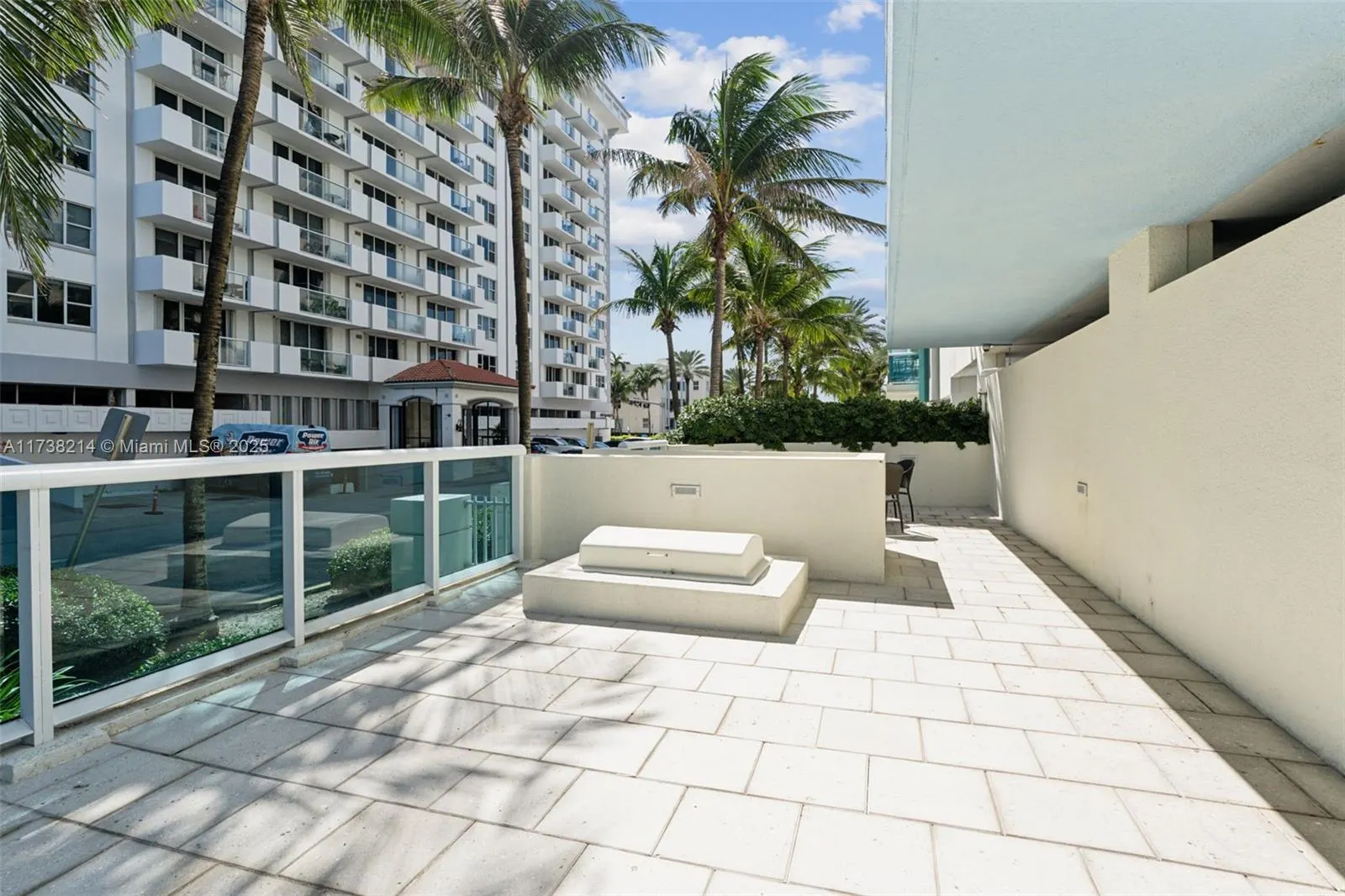 9201 Collins Ave, #821