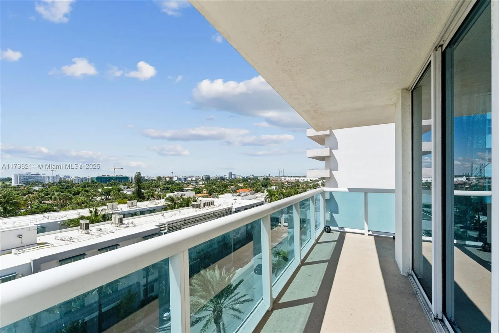 9201 Collins Ave, #821