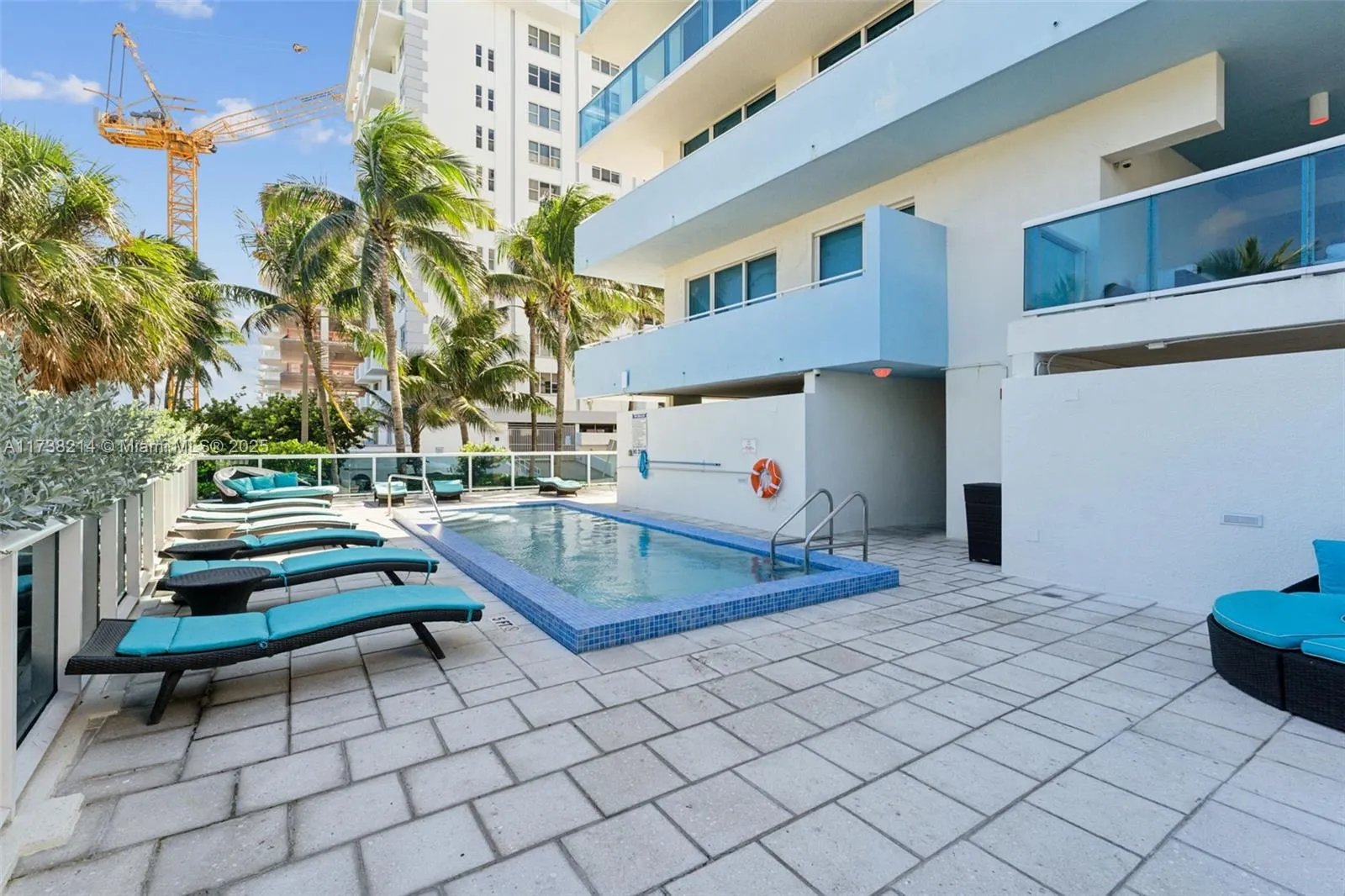 9201 Collins Ave, #821