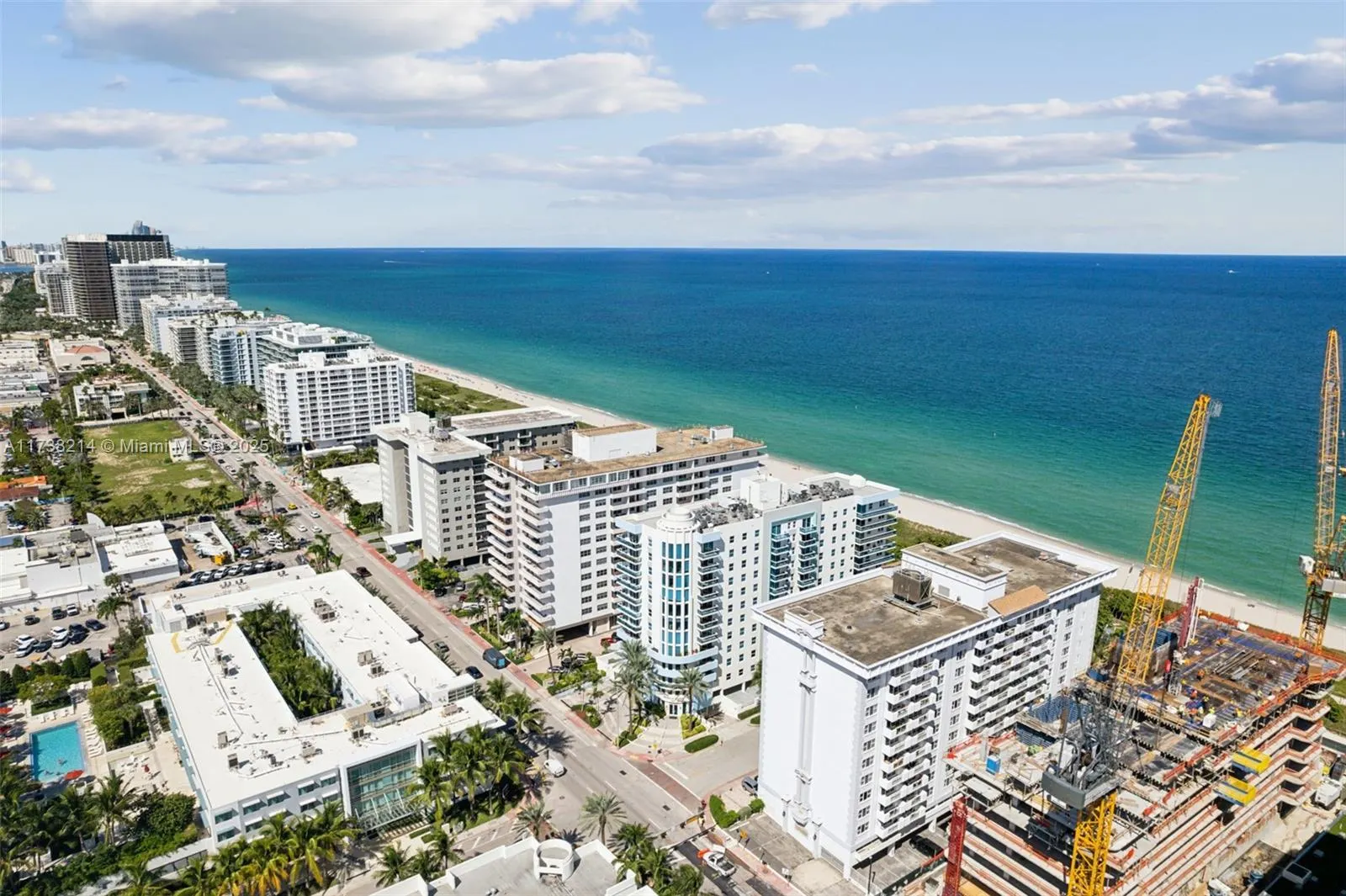 9201 Collins Ave, #821