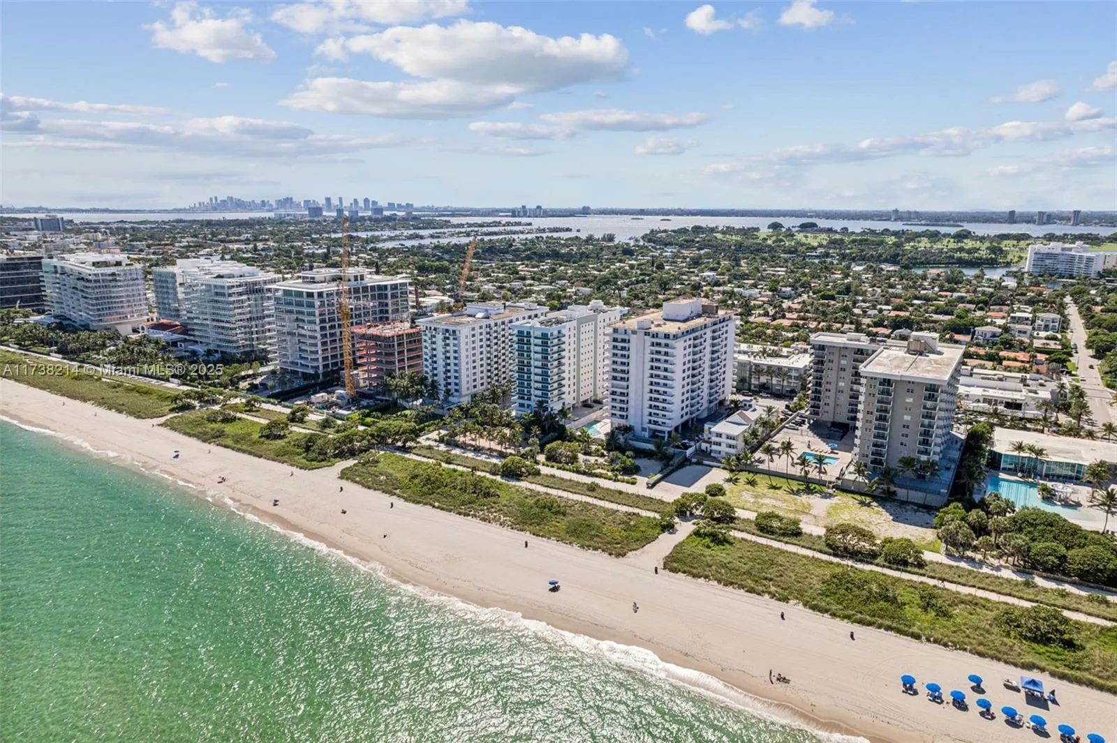 9201 Collins Ave, #821