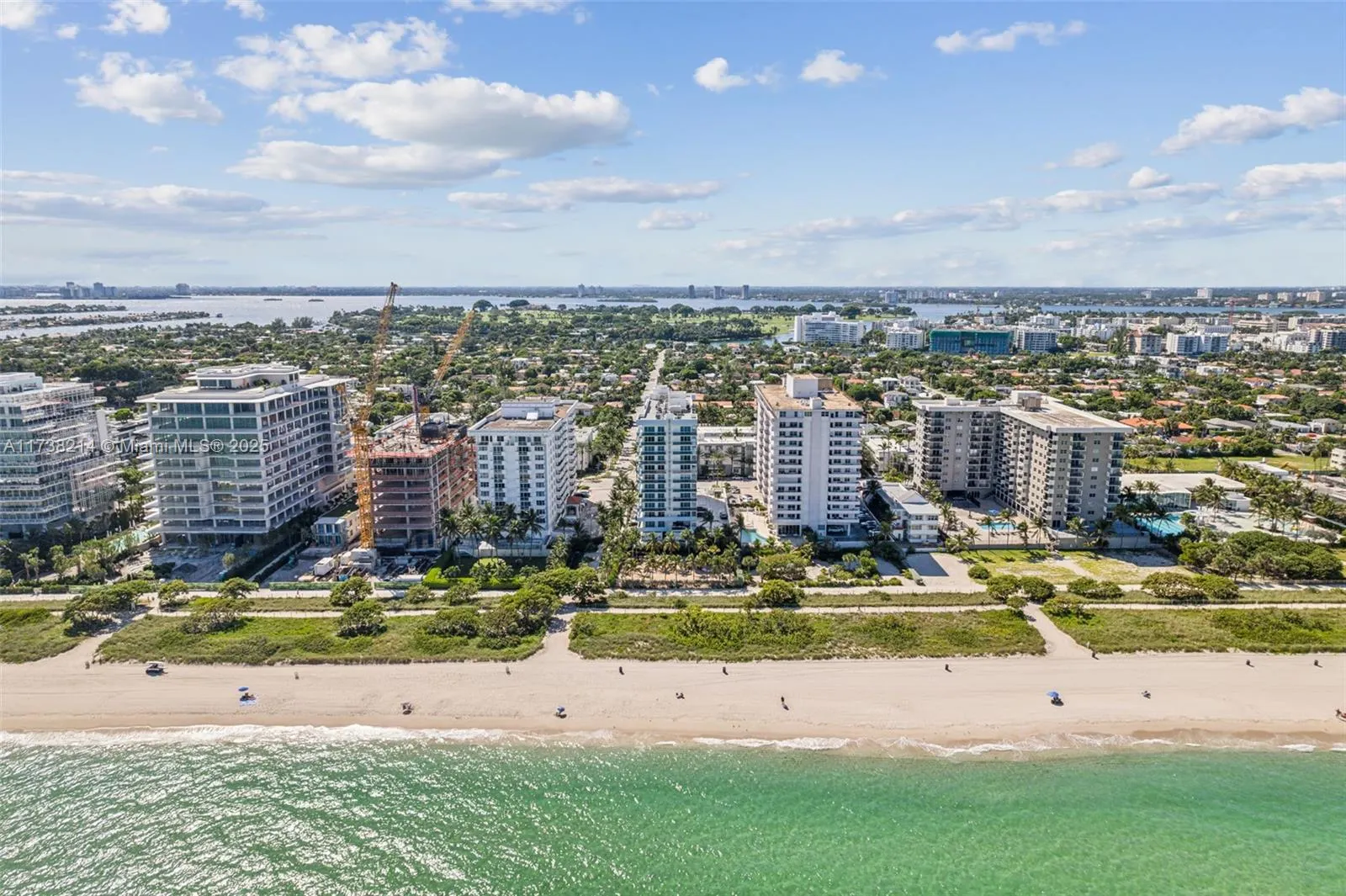 9201 Collins Ave, #821