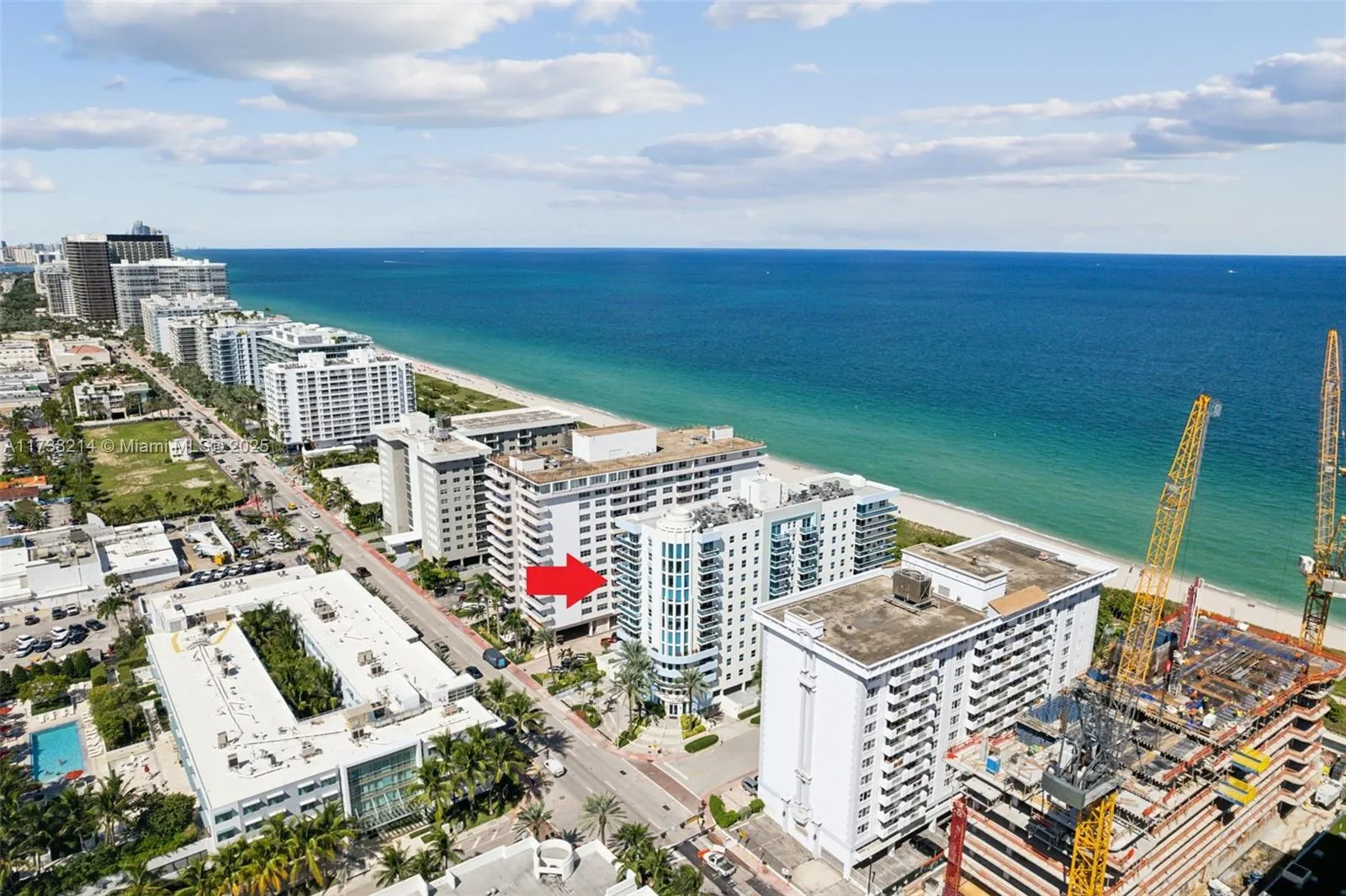 9201 Collins Ave, #821