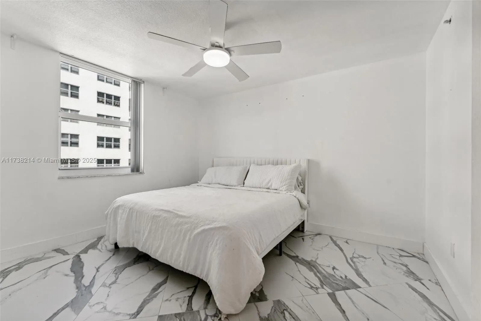 9201 Collins Ave, #821