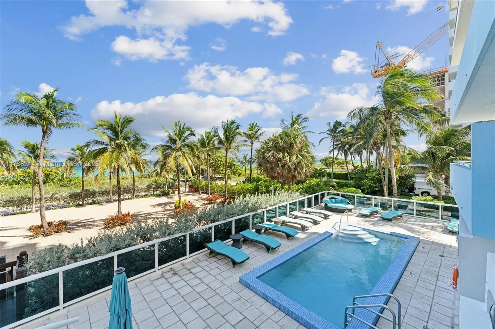 9201 Collins Ave, #821