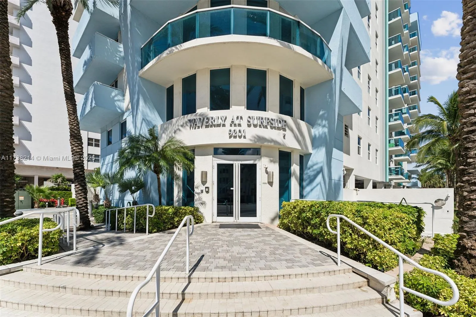 9201 Collins Ave, #821