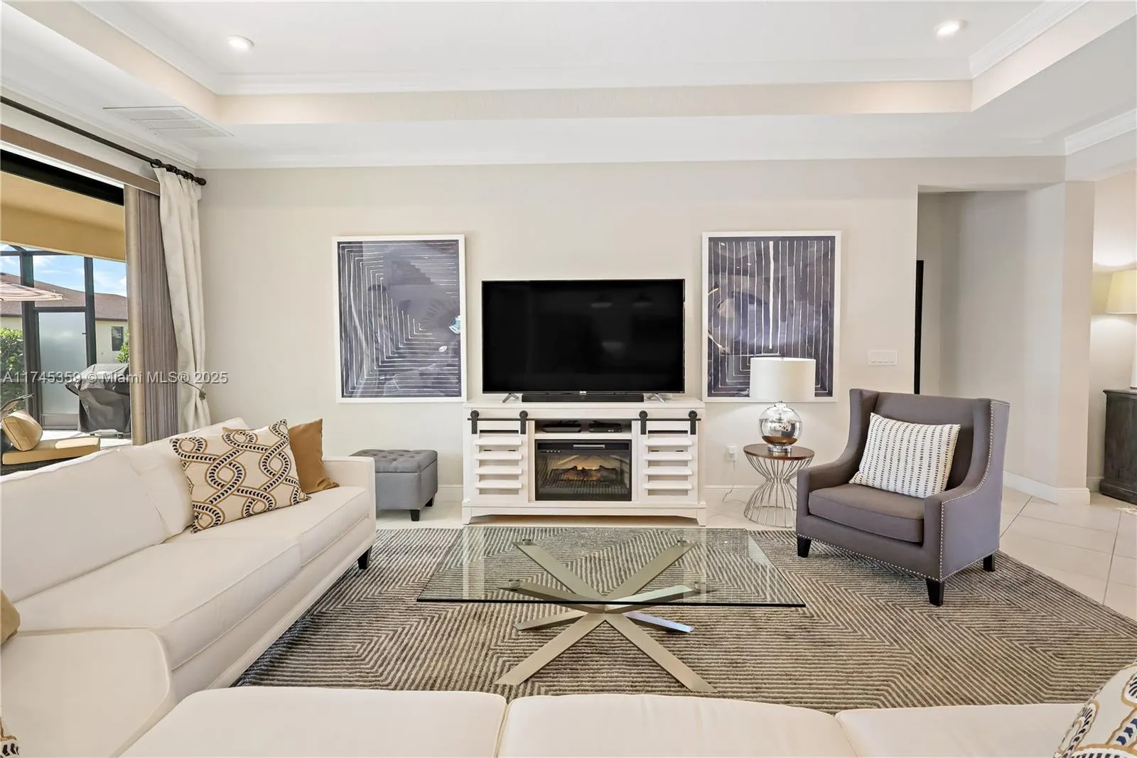 6210 Arcadia Sq