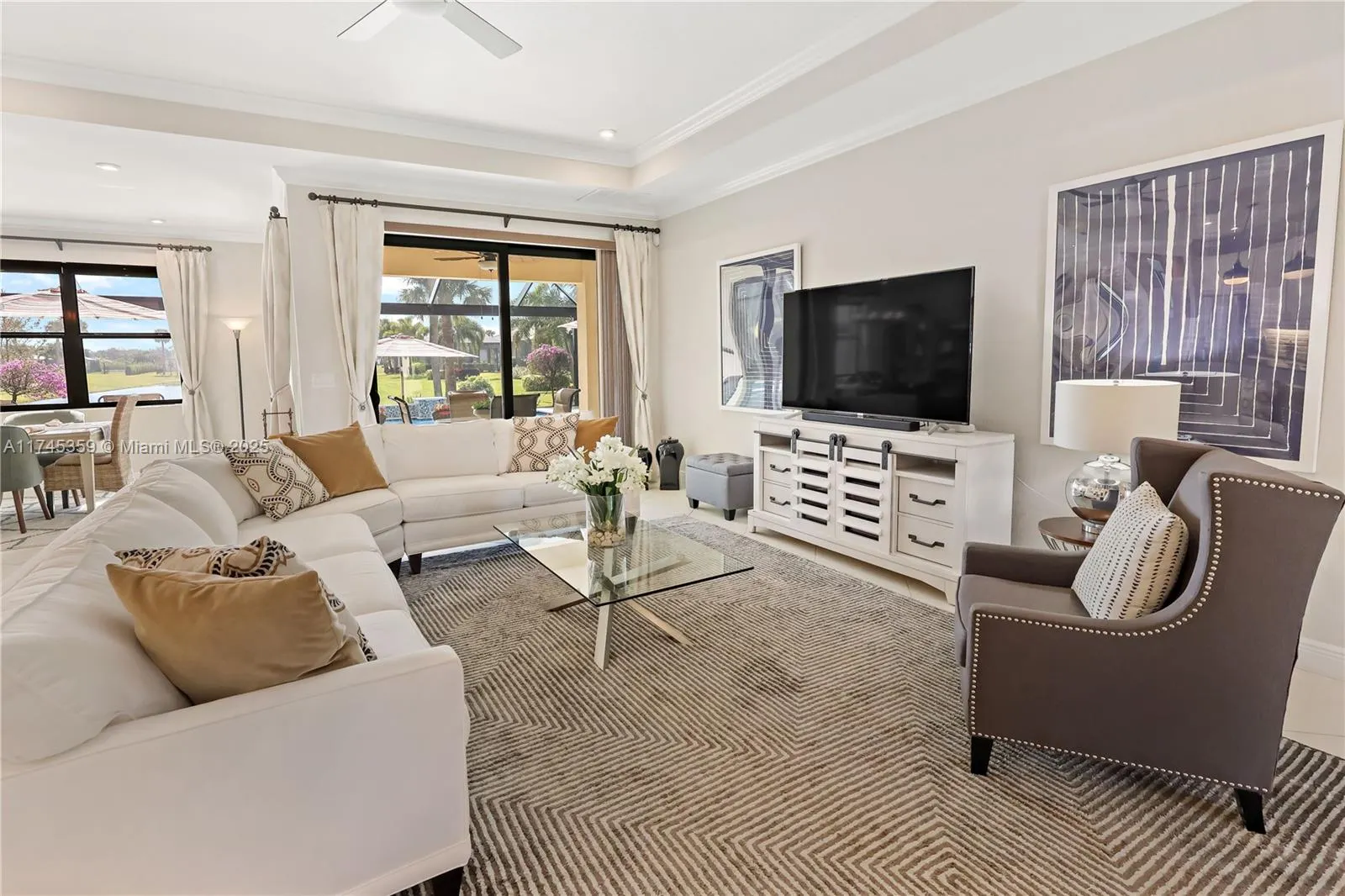 6210 Arcadia Sq