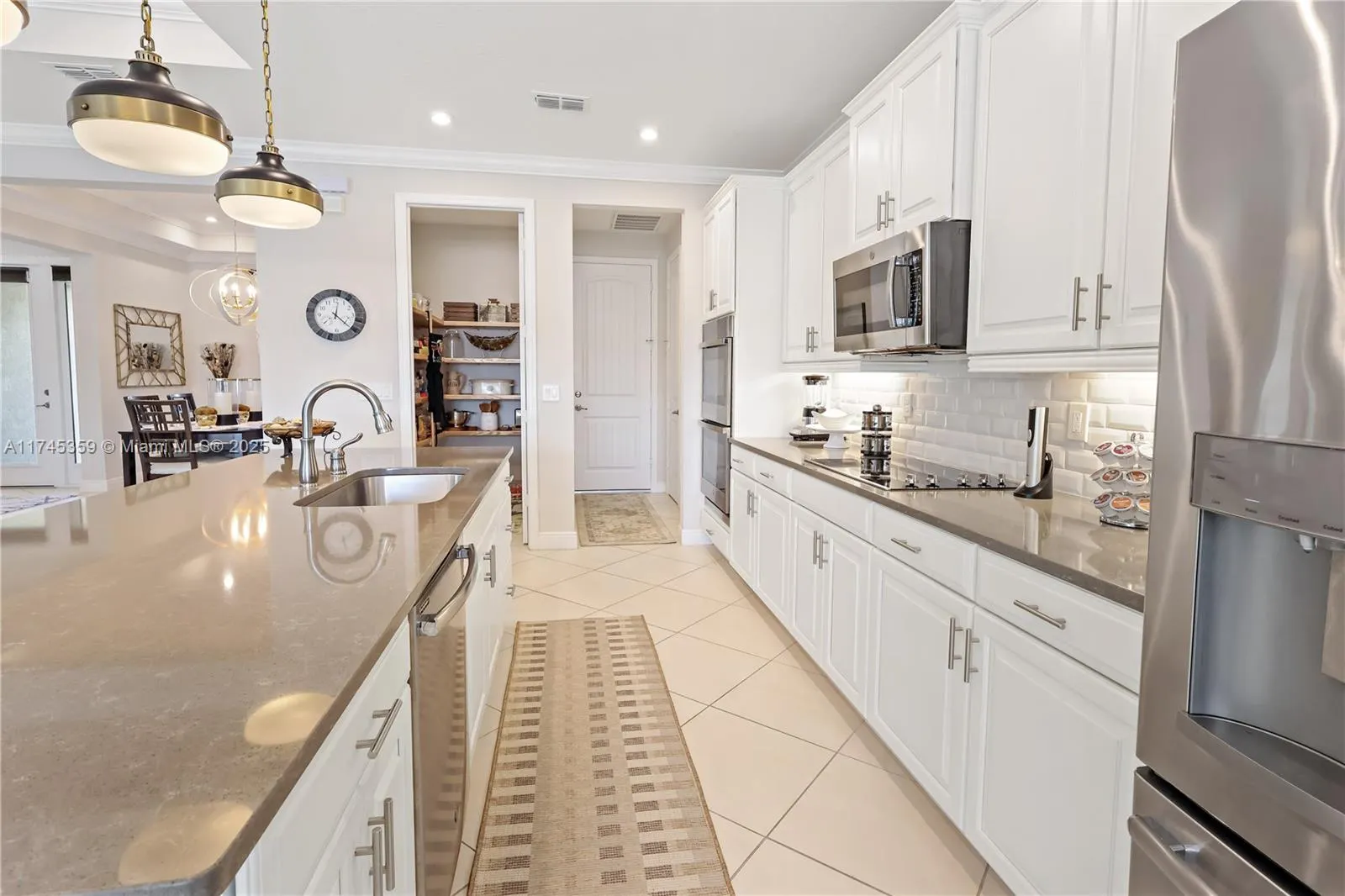 6210 Arcadia Sq