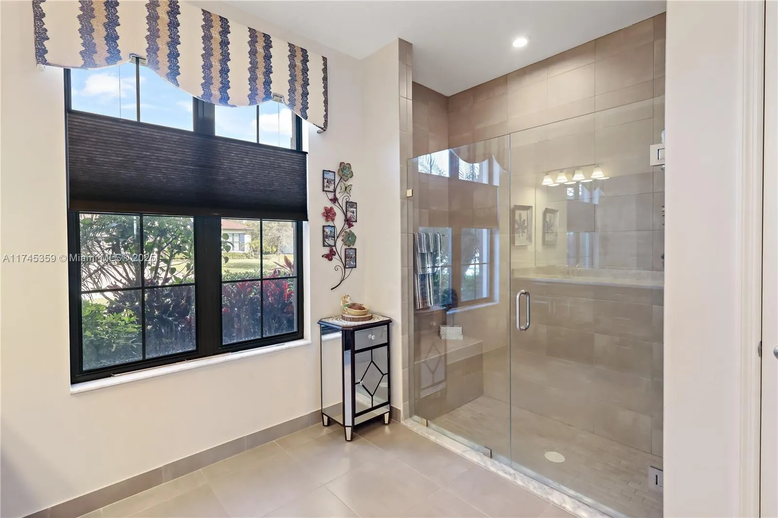 6210 Arcadia Sq