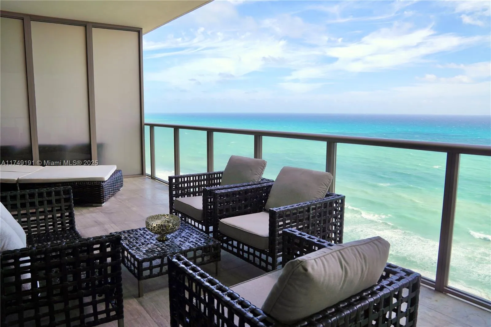 9705 Collins Ave, #2304N