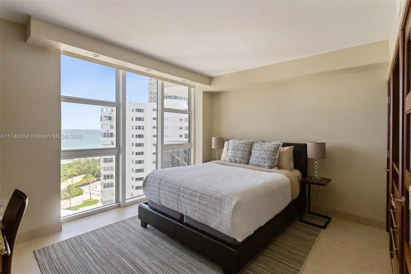 10275 COLLINS AV, #1018