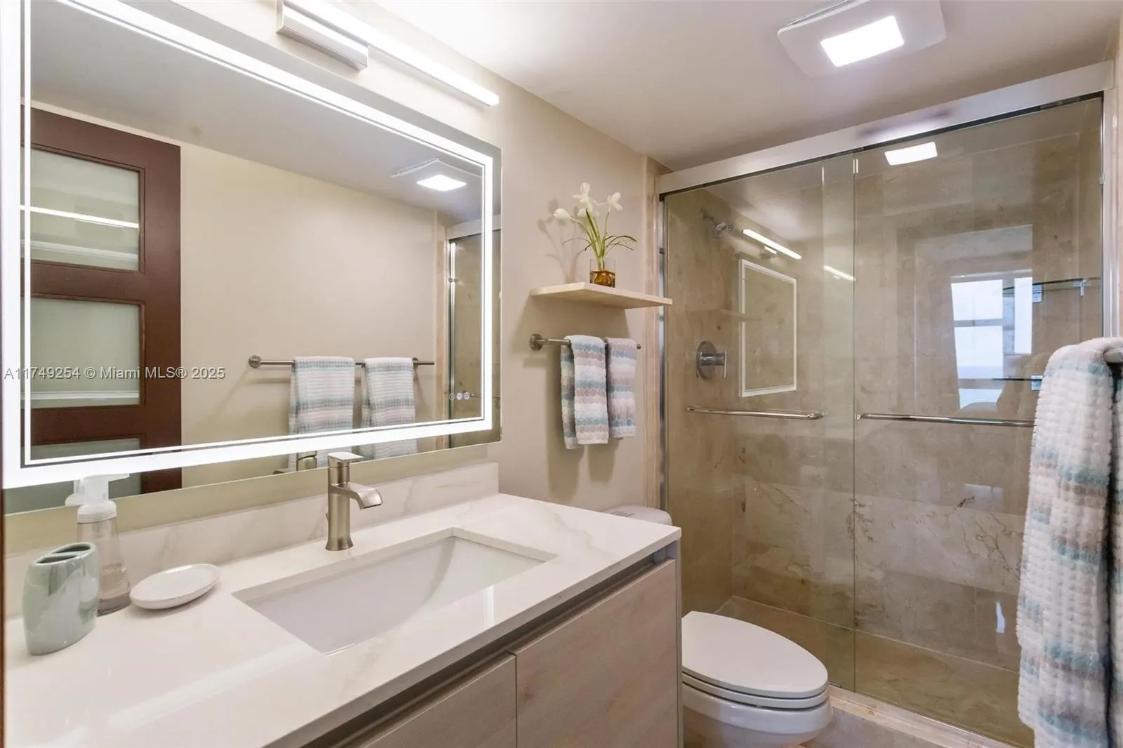 10275 COLLINS AV, #1018