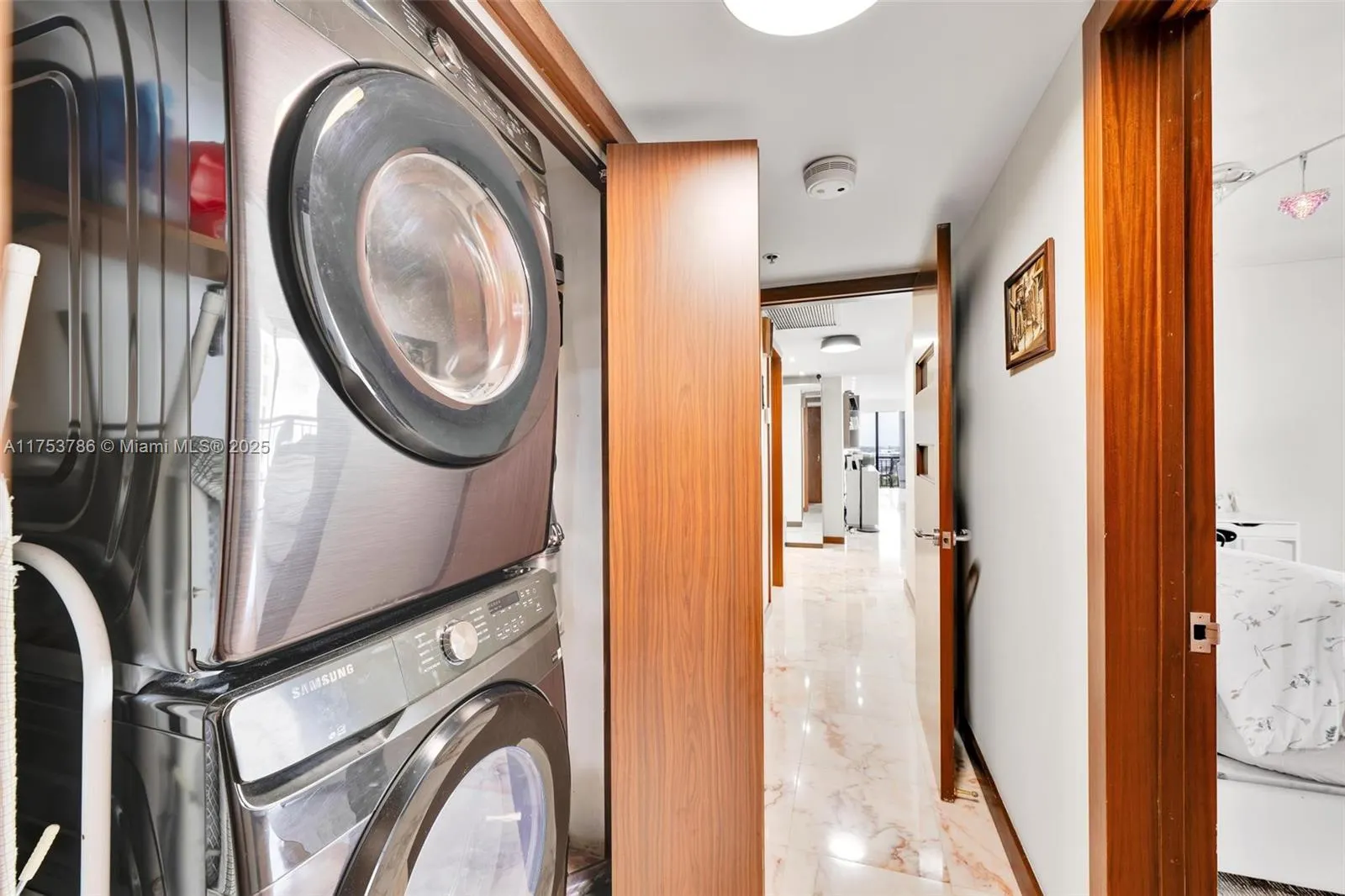 10175 Collins Ave, #1207