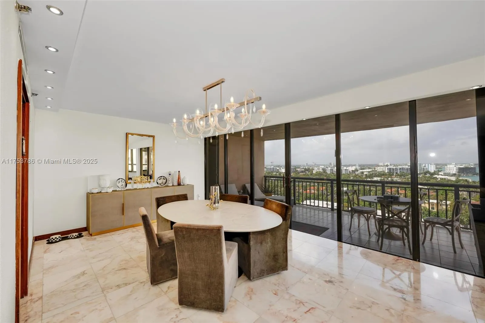 10175 Collins Ave, #1207