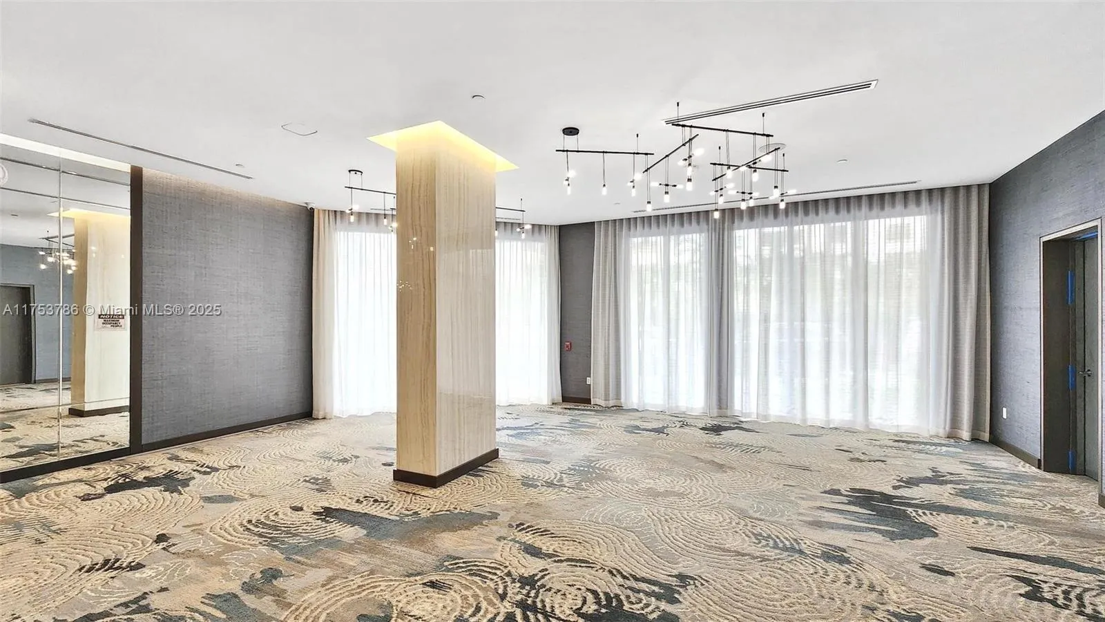 10175 Collins Ave, #1207