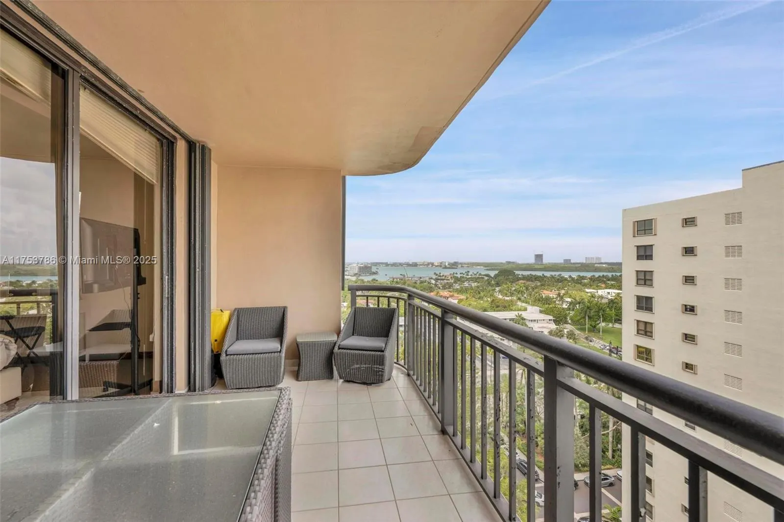 10175 Collins Ave, #1207