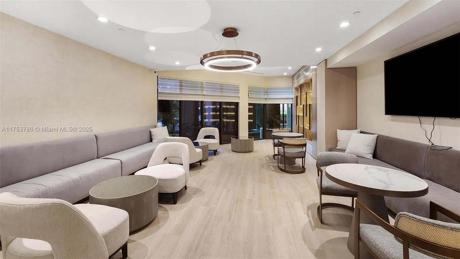 10175 Collins Ave, #1207