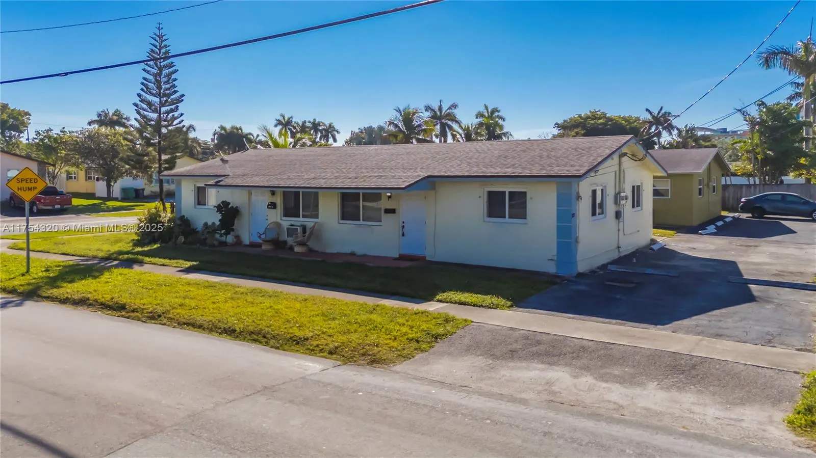 137 NE 1st Ct
