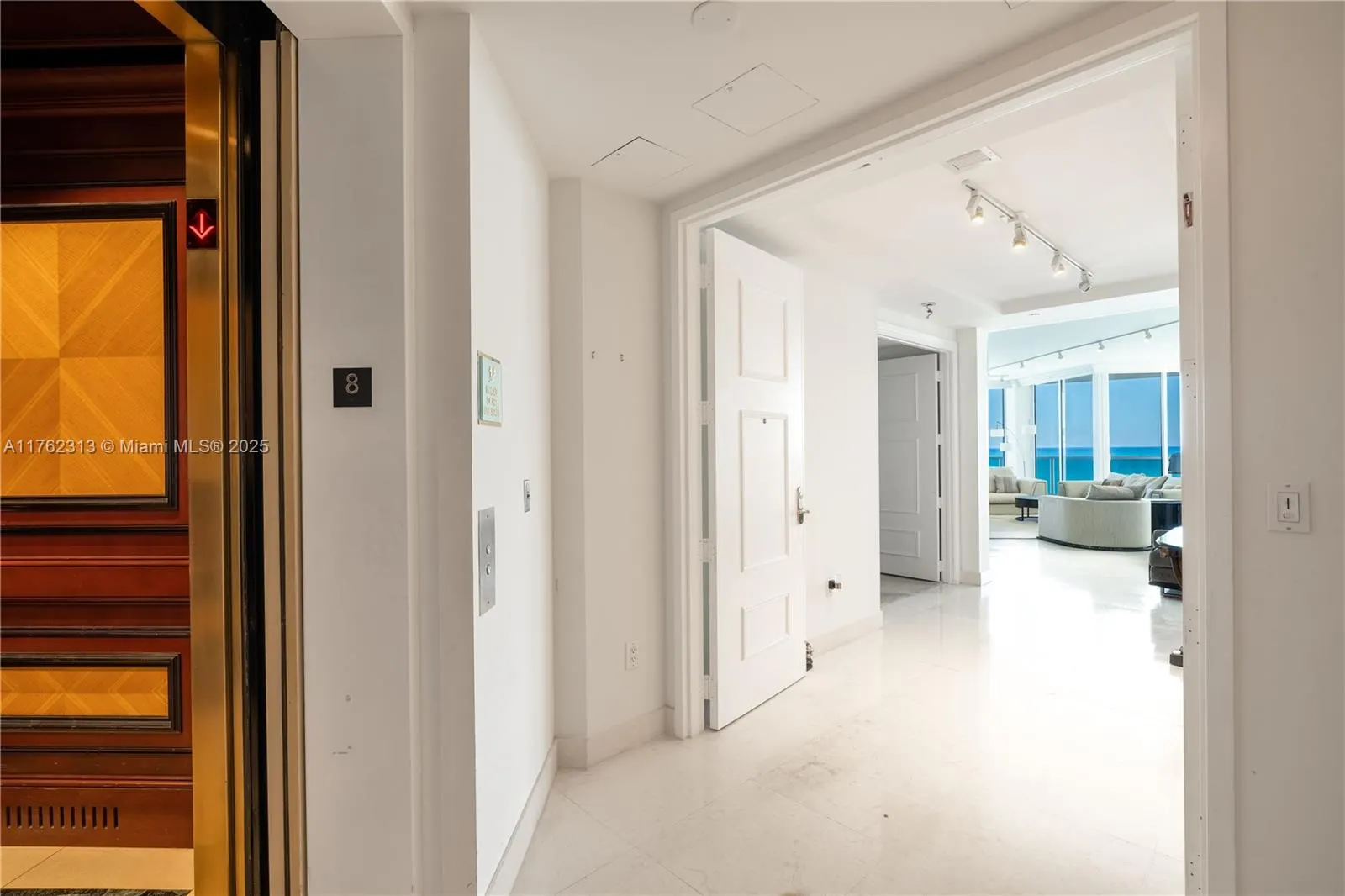 10225 Collins Ave, #802