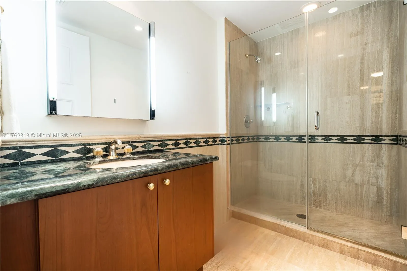 10225 Collins Ave, #802