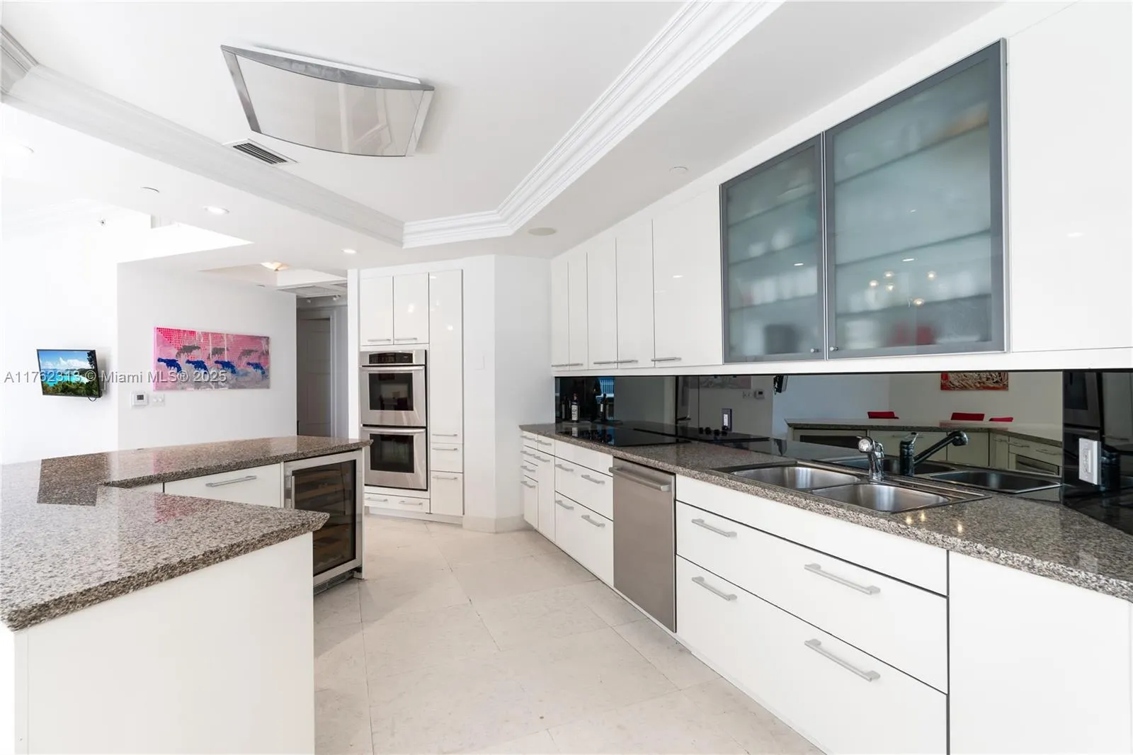 10225 Collins Ave, #802