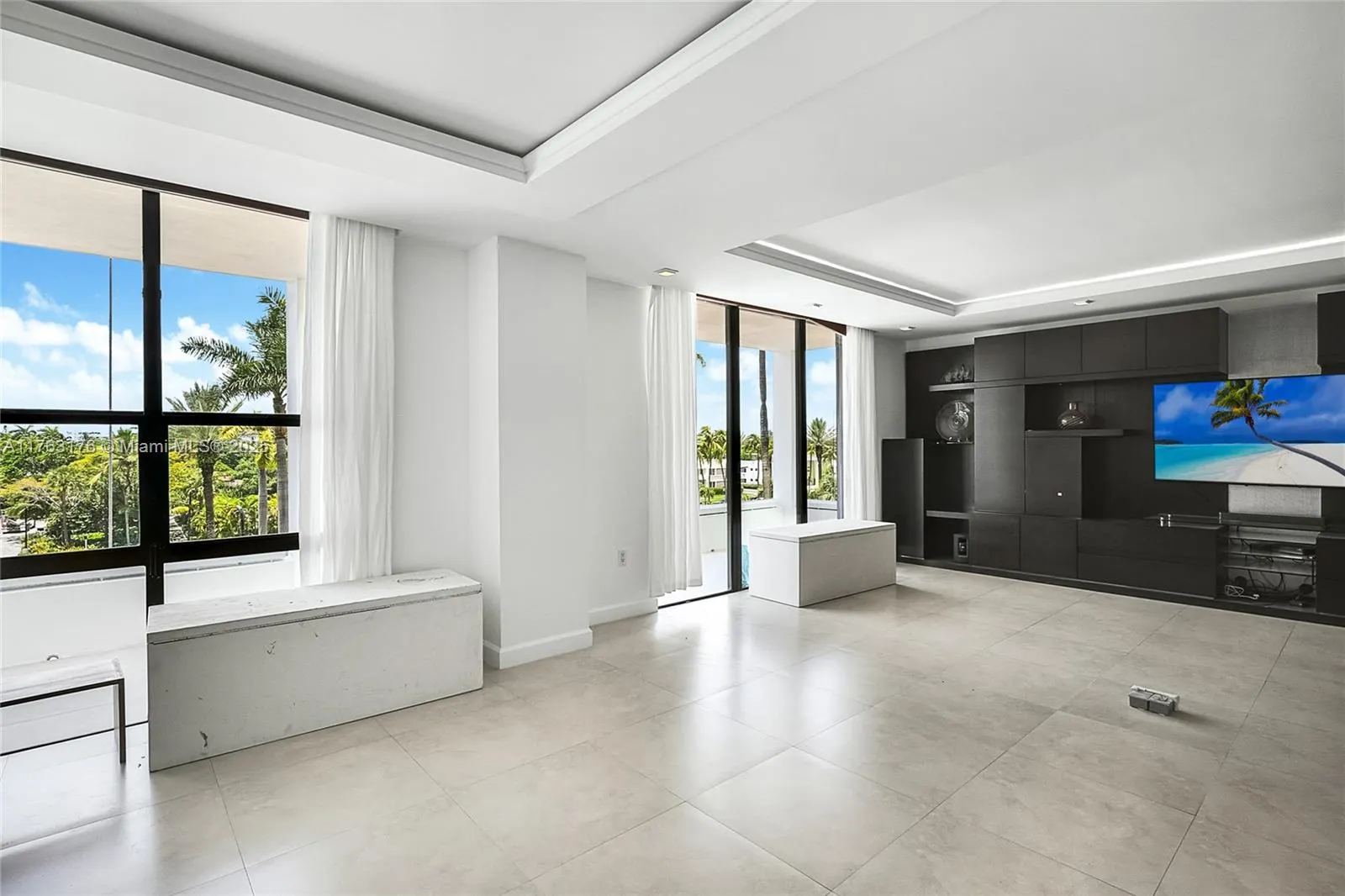 9801 Collins Ave, #5M