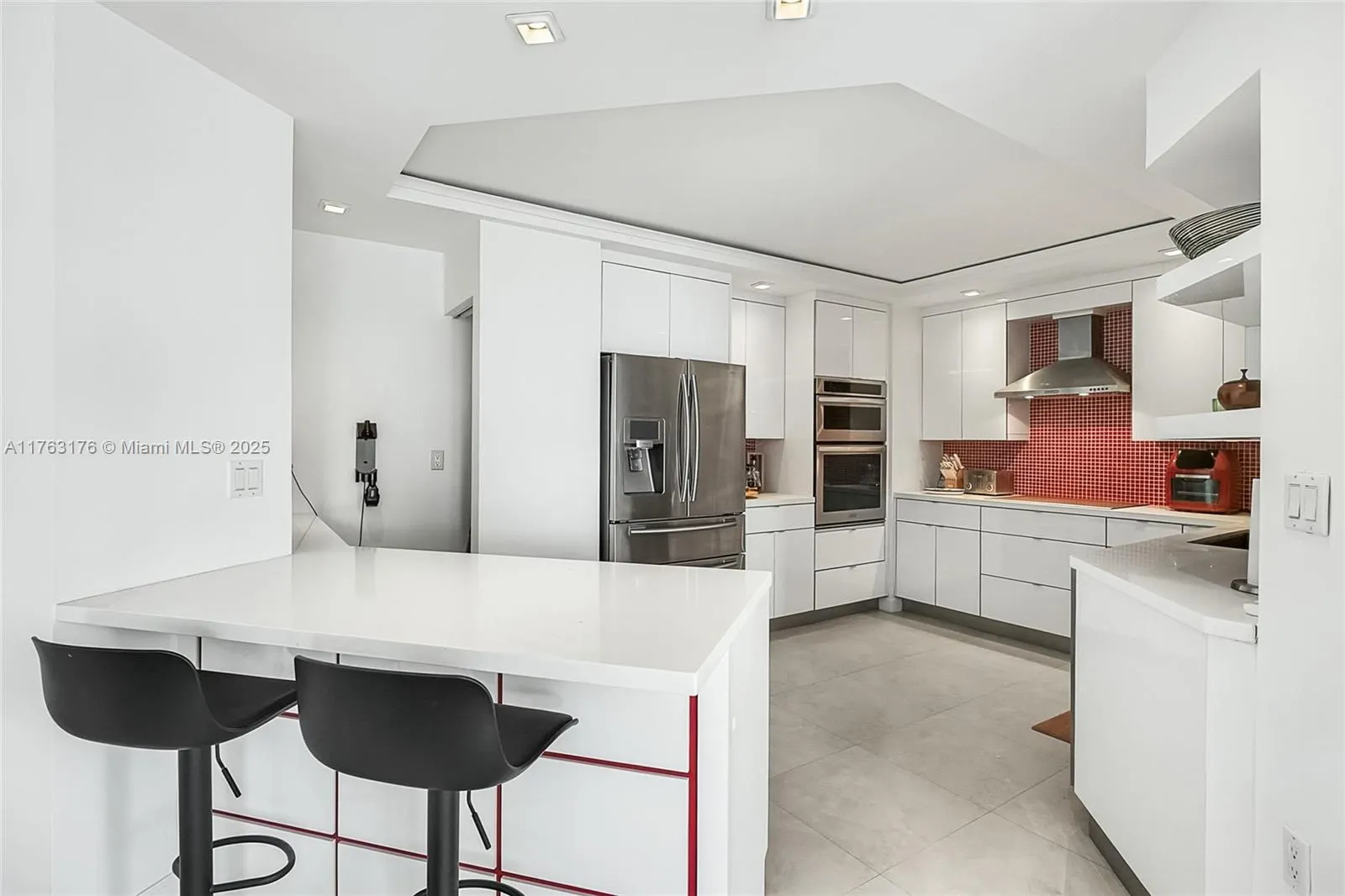 9801 Collins Ave, #5M