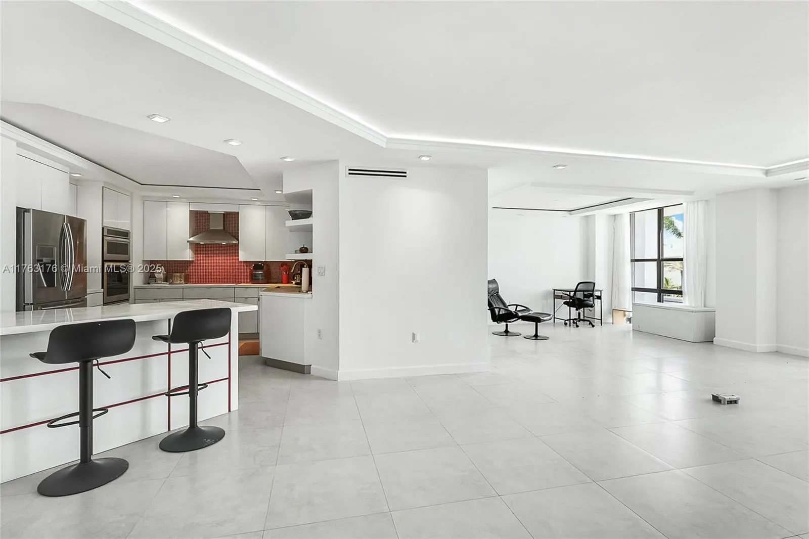 9801 Collins Ave, #5M