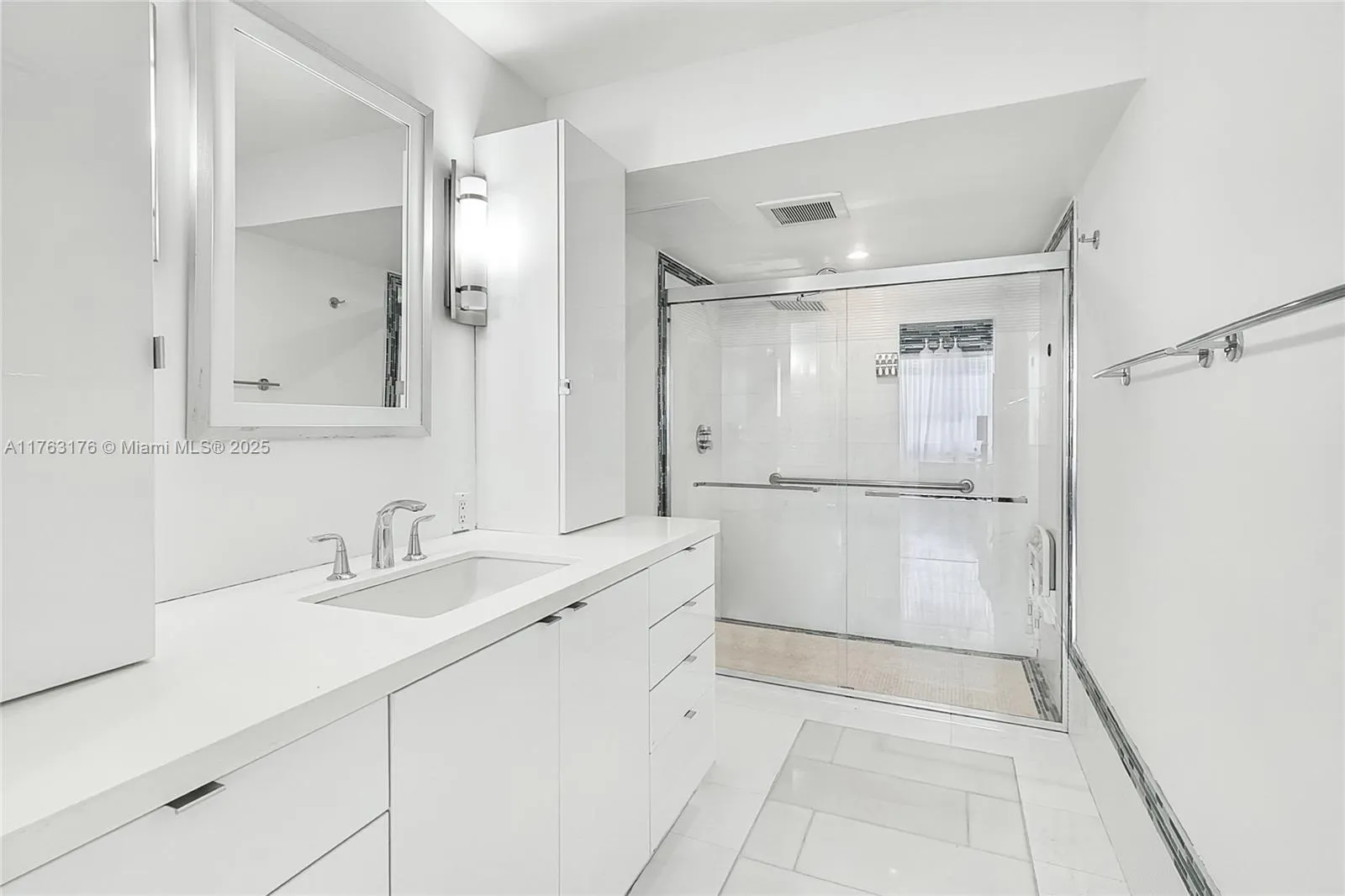 9801 Collins Ave, #5M